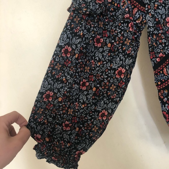 2/$25 Cute American Eagle Boho Top - Picture 5 of 8
